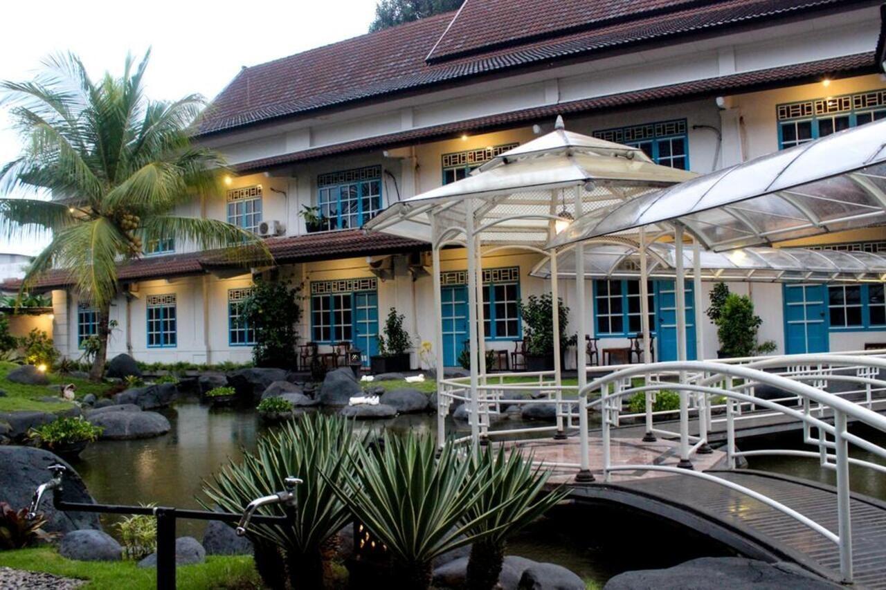 Hotel Merdeka Kediri Kediri  Dış mekan fotoğraf