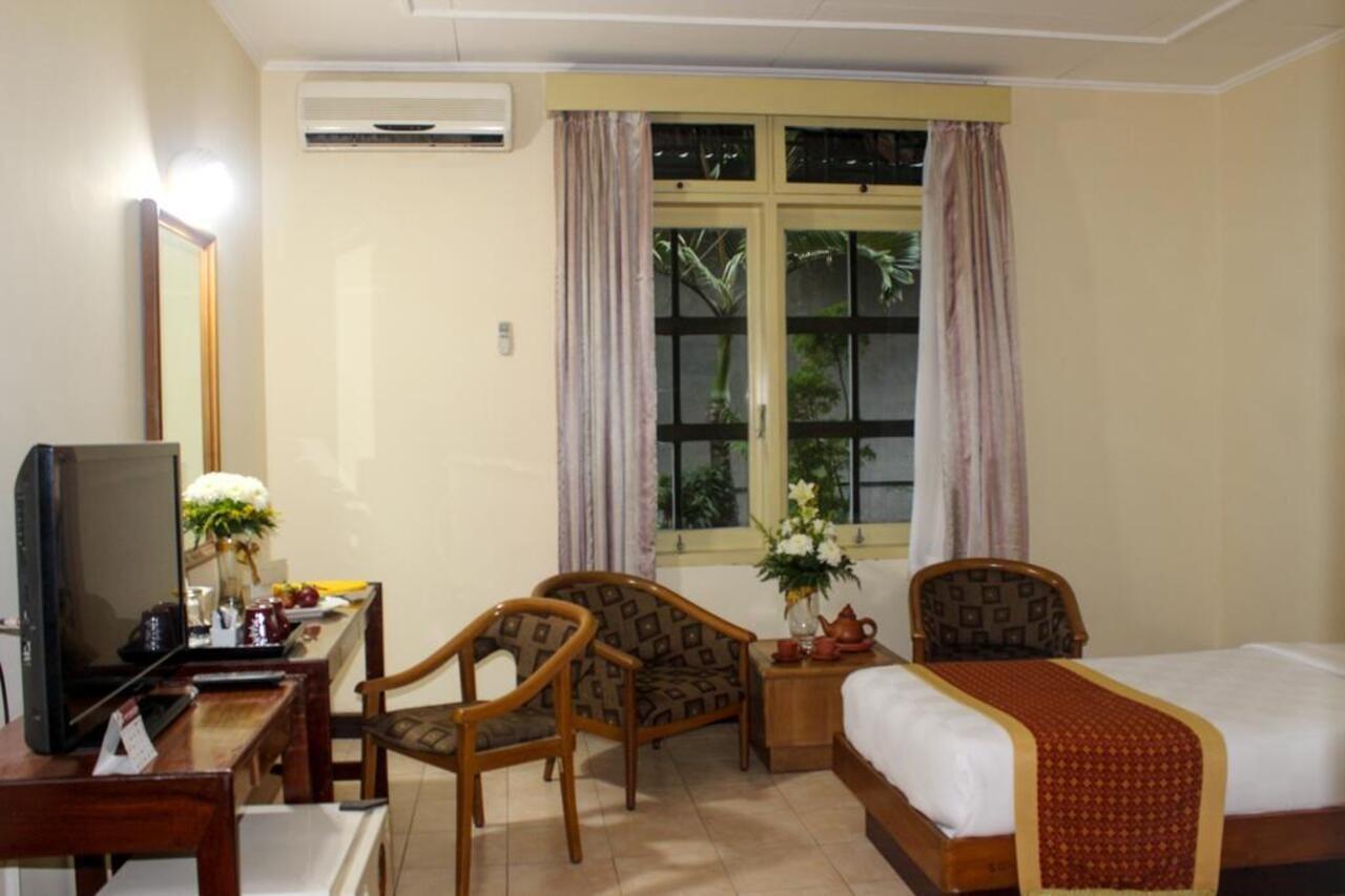 Hotel Merdeka Kediri Kediri  Dış mekan fotoğraf