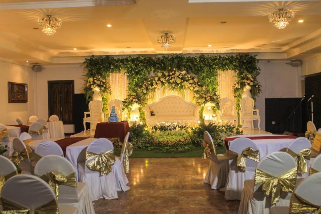 Hotel Merdeka Kediri Kediri  Dış mekan fotoğraf