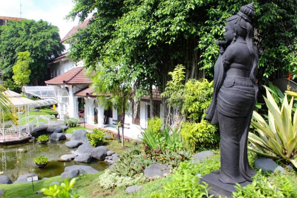 Hotel Merdeka Kediri Kediri  Dış mekan fotoğraf