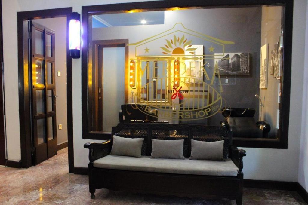 Hotel Merdeka Kediri Kediri  Dış mekan fotoğraf