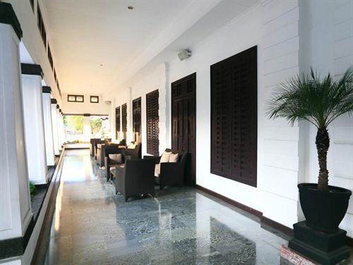 Hotel Merdeka Kediri Kediri  Dış mekan fotoğraf