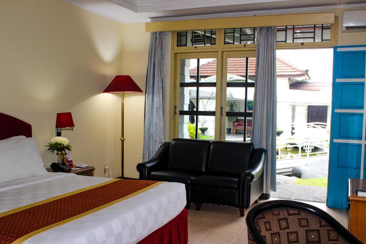 Hotel Merdeka Kediri Kediri  Dış mekan fotoğraf