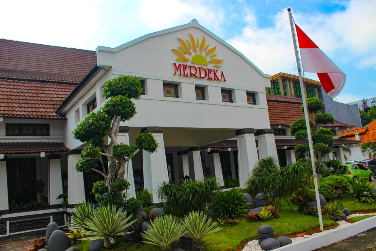 Hotel Merdeka Kediri Kediri  Dış mekan fotoğraf